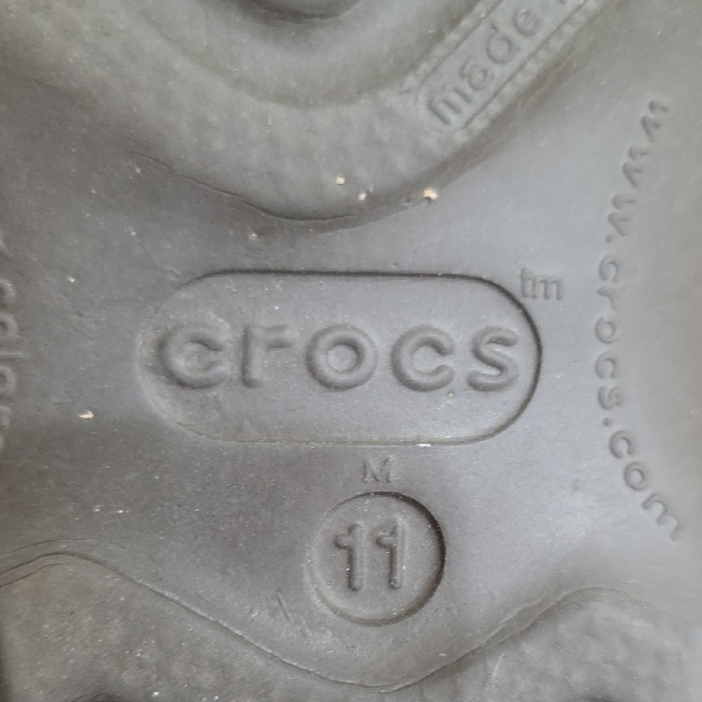 CROCS Men's Realtree Camouflage Clogs - Picture 2 of 6